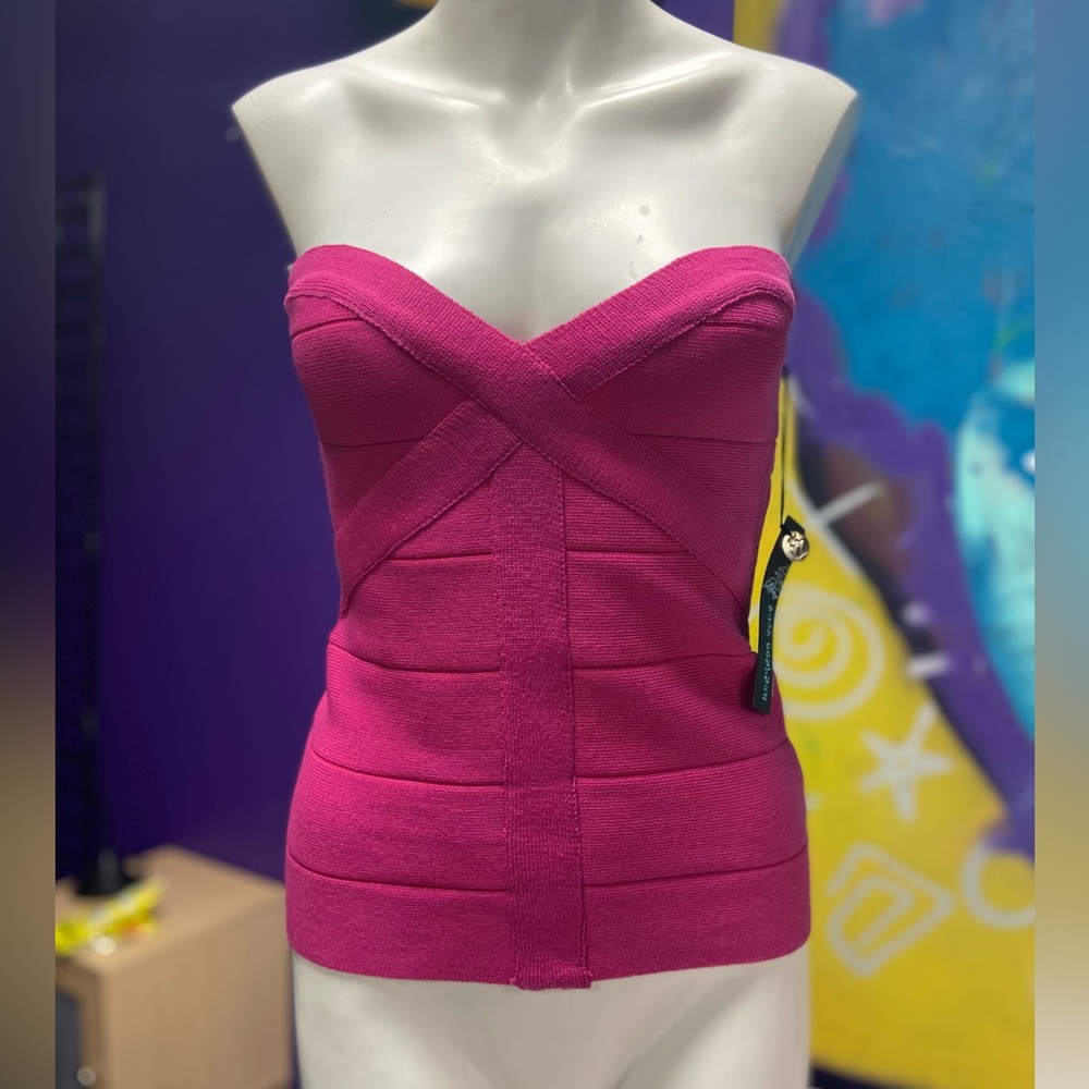 ❤️NWT Womens strapless top by Poof Couture, nice pink color and stylish fit❤️